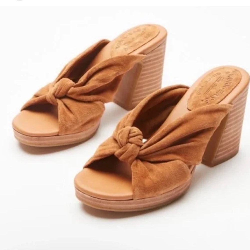 Kork Ease Haya Tan Camel Suede Knot Twist Front Stacked Heels size 10 Women’s